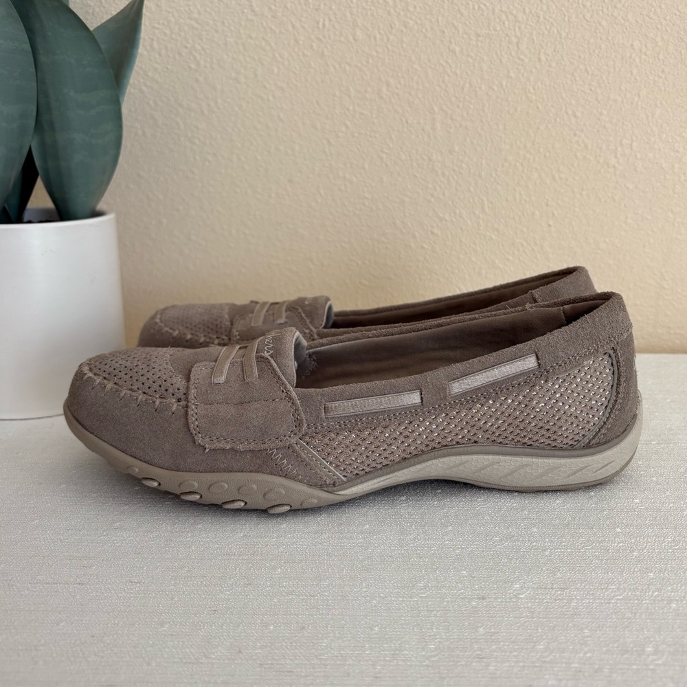 New Skechers Relaxed Fit Taupe Suede/Mesh Casual Sneakers Women’s 7.5 - Picture 3 of 12